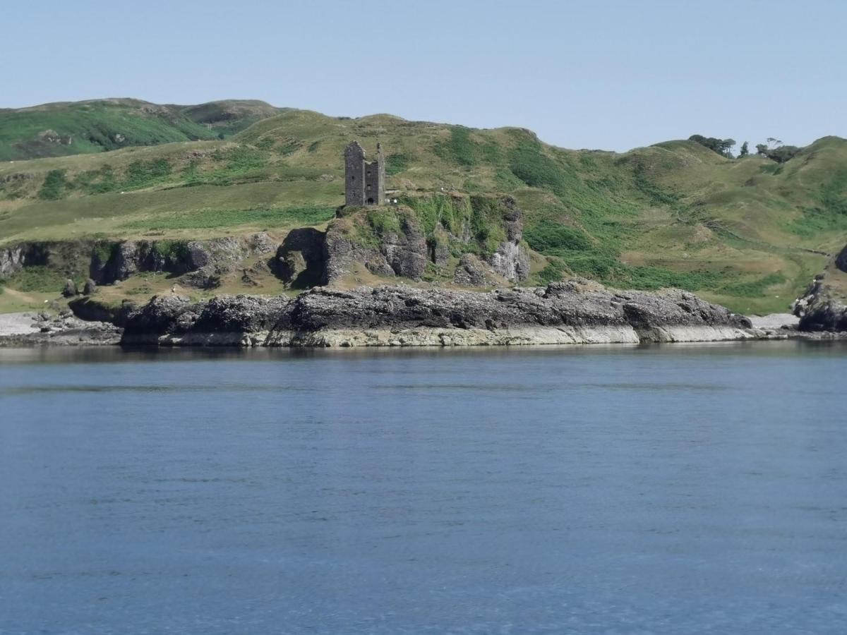 Oban Youth Hostel Exterior photo Dunskey Castle