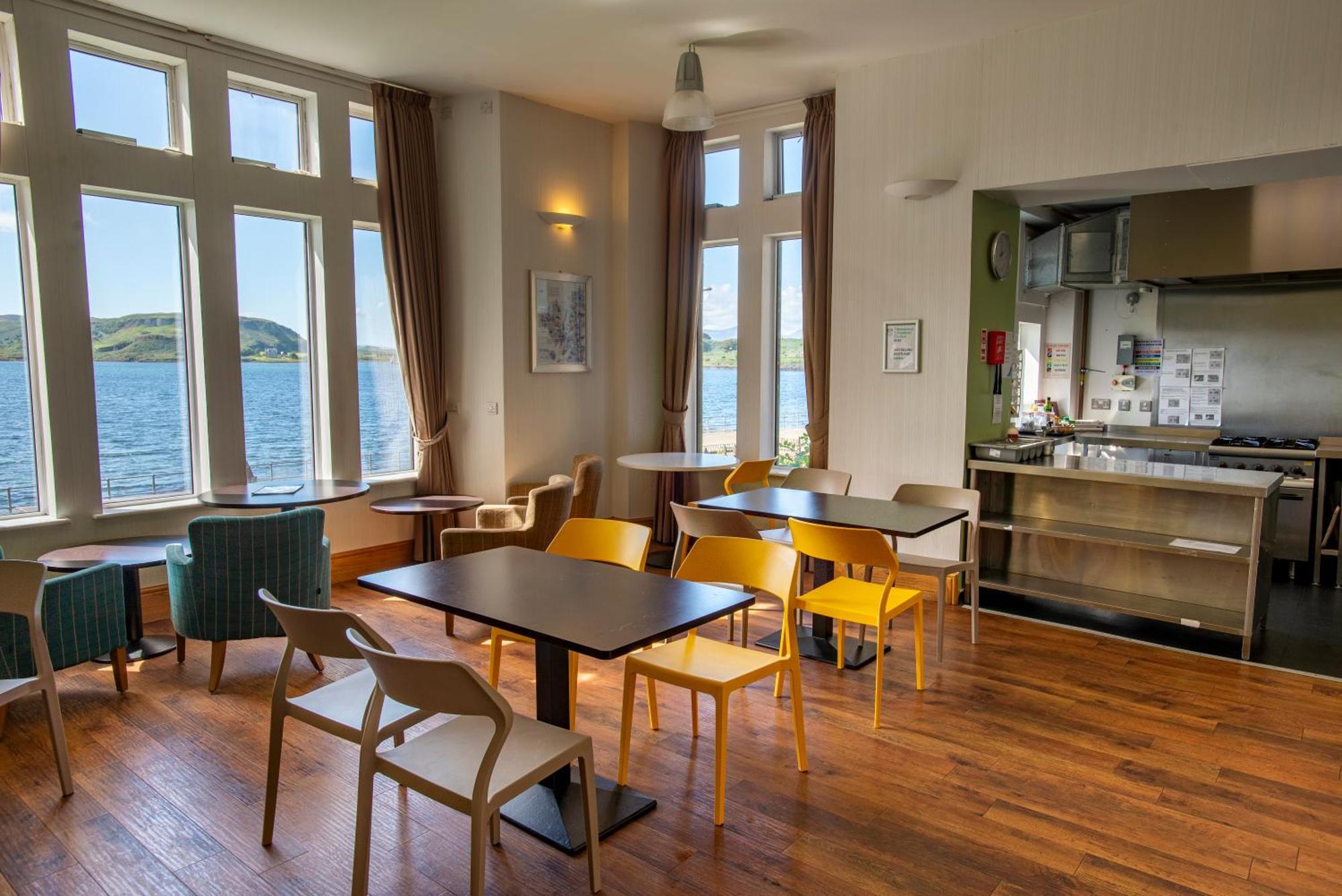 Oban Youth Hostel Exterior photo The kitchen and dining room at the hostel