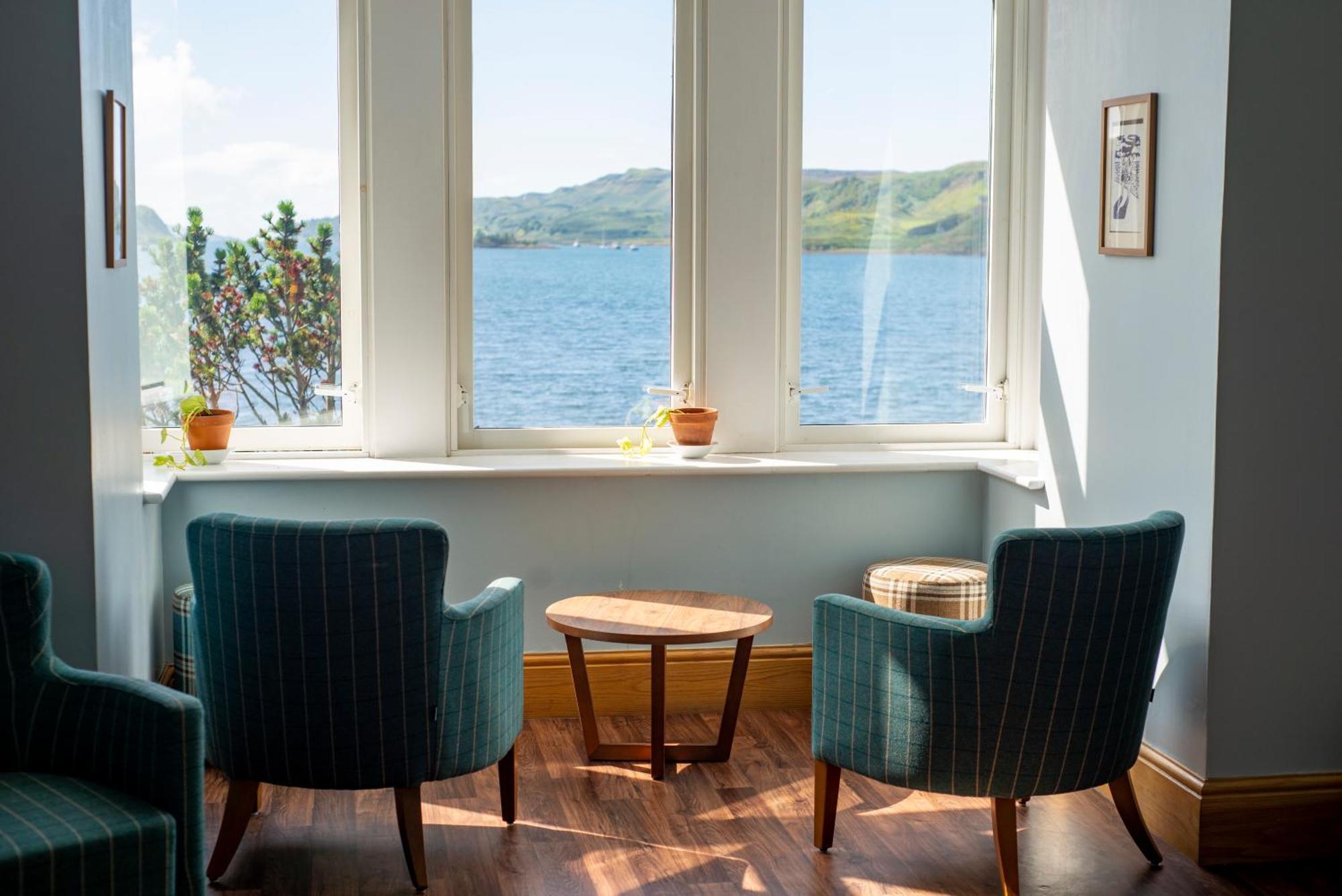 Oban Youth Hostel Exterior photo View of the lake from the hotel