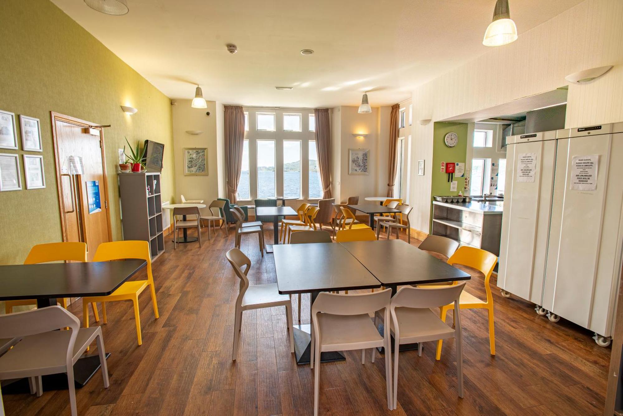 Oban Youth Hostel Exterior photo The kitchen and dining room at the hostel