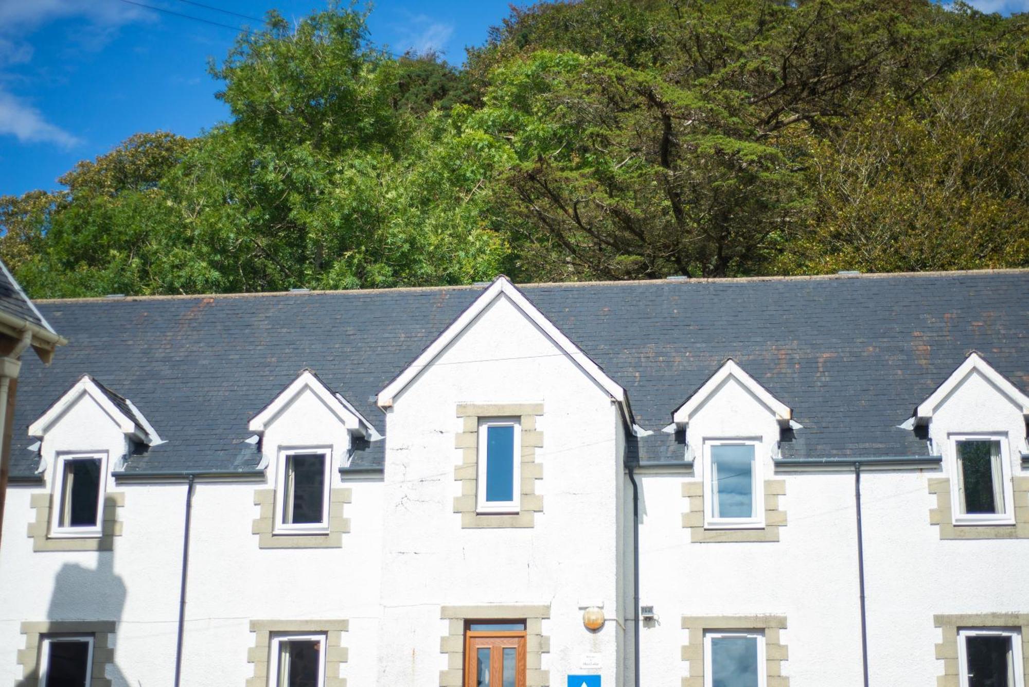 Oban Youth Hostel Exterior photo The old stable block at the old stable courtyard