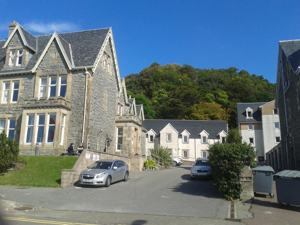 Oban Youth Hostel Exterior photo The old and new buildings of the college