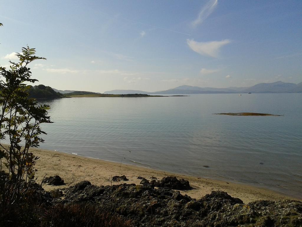 Oban Youth Hostel Exterior photo View of the Gulf of Pagase